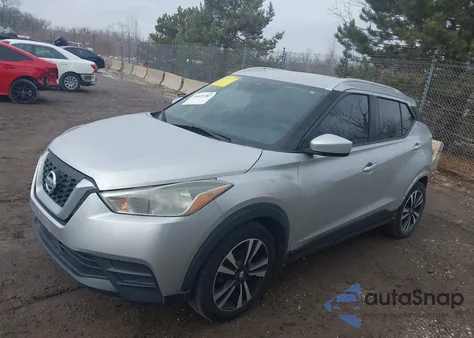 2020 Nissan Kicks Sv Xtronic Cvt z USA, uszkodzony, nr VIN 3N1CP5CV0LL496182